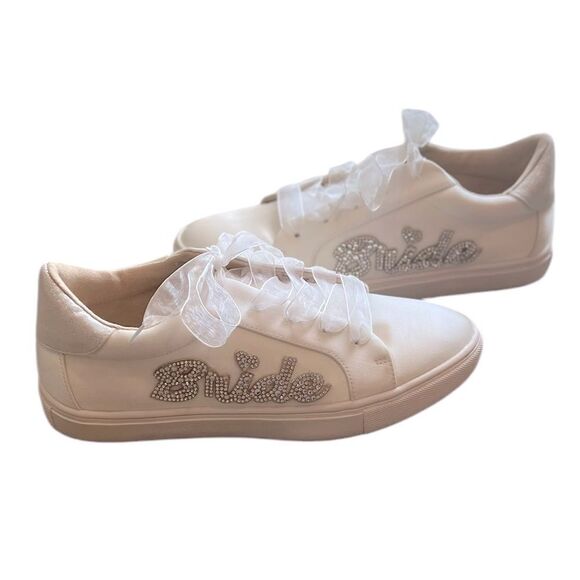 NWOT Betsey Johnson x David’s Bridal Bride Sneakers Size 7 - Picture 1 of 9